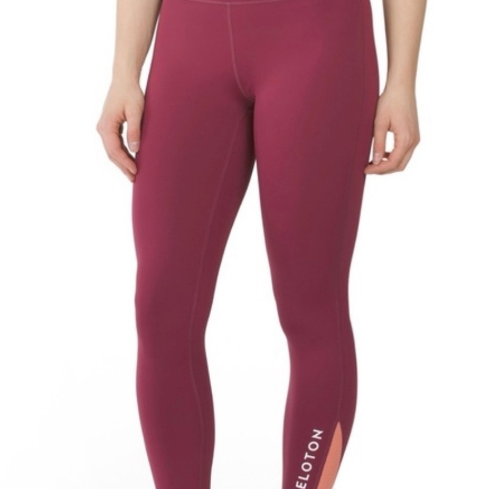 3/$20 Peloton Move Mission Rib Insert Leggings | Size M